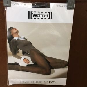 Wolford Velvet De Luxe 50 in a size XL